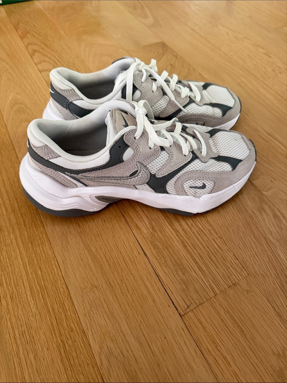 Nike Women's White and Gray Athletic Sneakers